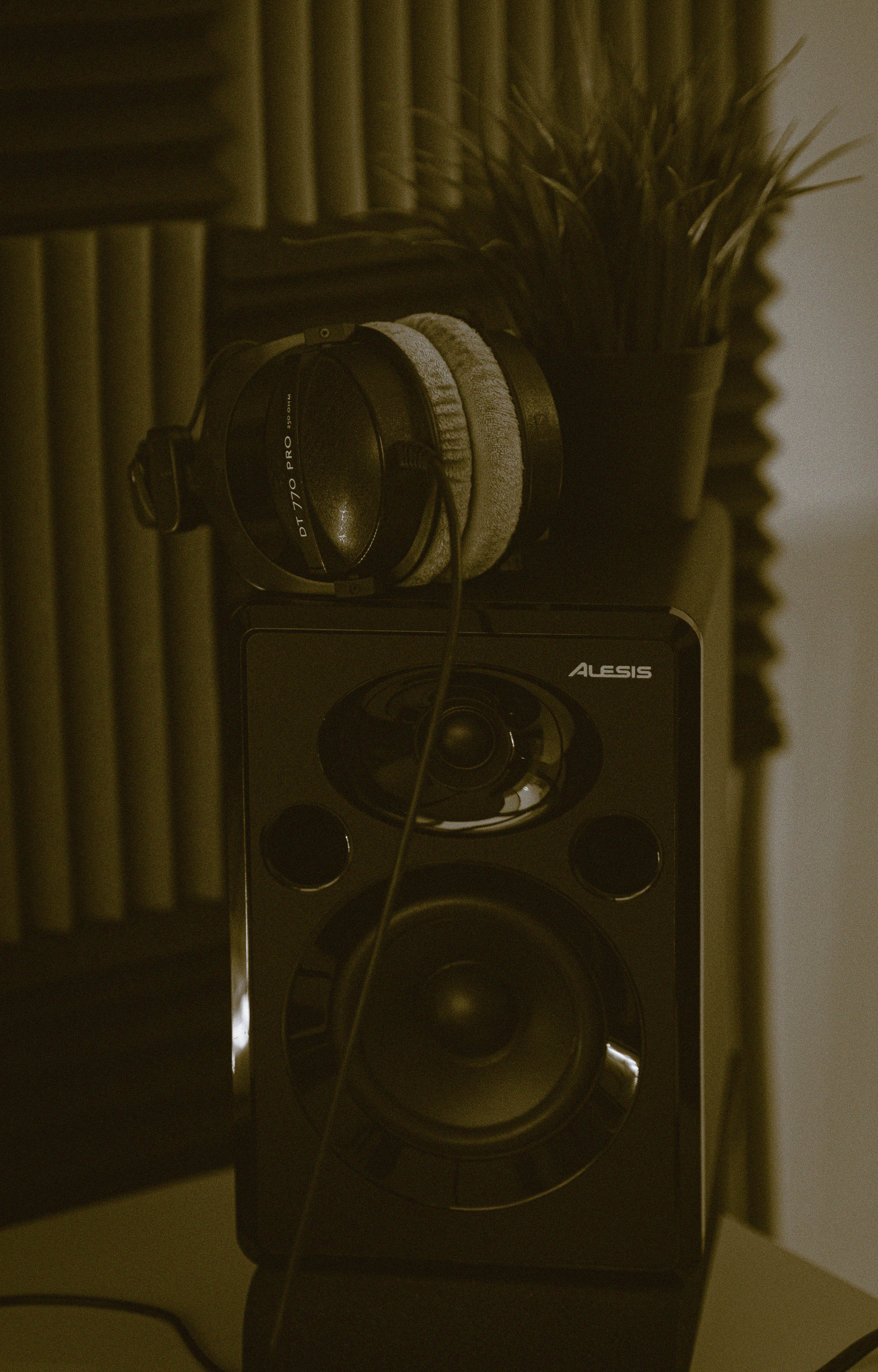 Studio Monitors - Alesis Elevate 5 MKII